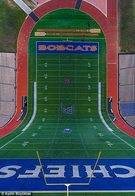 Ảnh chụp sân đấu bóng ở thành phố San Angelo, bang Texas.