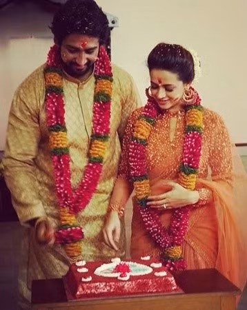 Sao nu An Do bi cuong hiep tap the lang le dinh hon-Hinh-3