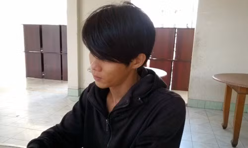 Giua khuya dot nhap vao nha trom ca thung mi tom-Hinh-2