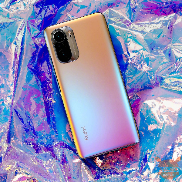 Giá bán của phiên bản 8/256GB cao cấp hơn đã được Shopee tiết lộ, đó là 7.99 triệu đồng.