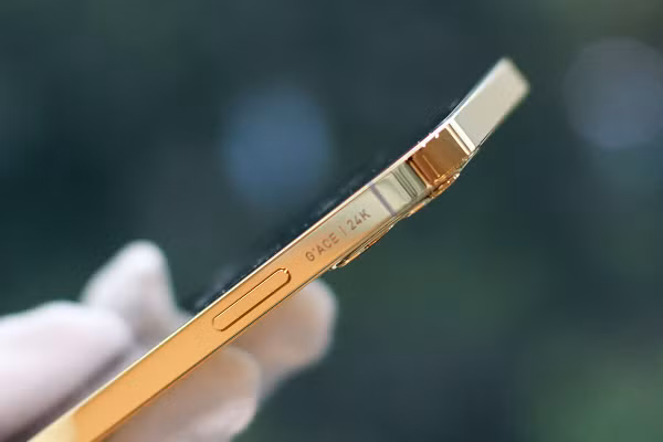 Khi thay thế bằng mặt lưng khác, đơn vị gia công phải tìm một chất liệu tương đồng, đảm bảo cụm LiDAR có thể hoạt động bình thường.