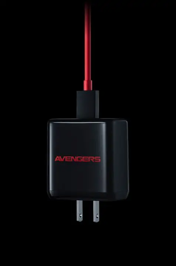 OPPO Reno5 Marvel Edition có chip Snapdragon 720G (dành cho phiên bản 4G), RAM 8GB, bộ nhớ lưu trữ 128GB, viên pin dung lượng 4310mAh, hỗ trợ công nghệ sạc siêu nhanh 50W và chạy trên Android 11 với giao diện ColorOS 11.1 mới nhất.