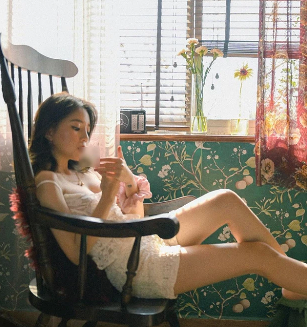 Là nữ streamer sở hữu lượng fan đông đảo nhất hiện nay, Linh Ngọc Đàm ghi dấu ấn trong lòng các fan hâm mộ bởi cá tính riêng mạnh mẽ và nhan sắc vô cùng xinh đẹp.