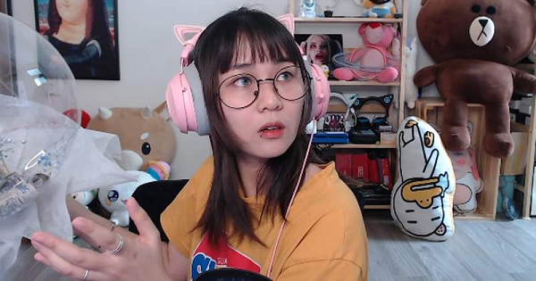 Cụ thể, MisThy cho biết, cô đang suy nghĩ nhiều đến việc không làm YouTuber, và tính toán cần làm gì trong tương lai. Với học vấn, khả năng chuyên môn của cô nàng, nhiều fan đặt câu hỏi MisThy có thể làm gì nên “trò trống”?