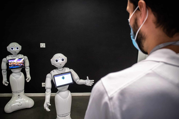 Các nhà nghiên cứu tại Đại học York, Edinburgh Napier và West of England của Anh và Đại học Vrije Universiteit Amsterdam của Hà Lan đã dành 4 năm để xây dựng hệ thống robot tự trị hoàn toàn đầu tiên thế giới.