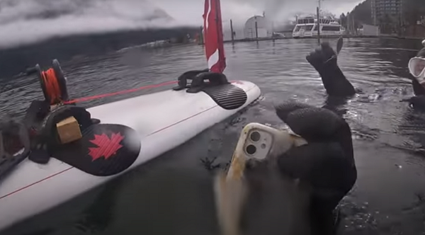 Sau khi iPhone 11 bị mất, Ghodsi đã mua một chiếc iPhone mới và khôi phục một số bức ảnh, cũng như danh bạ và các thông tin còn lại.