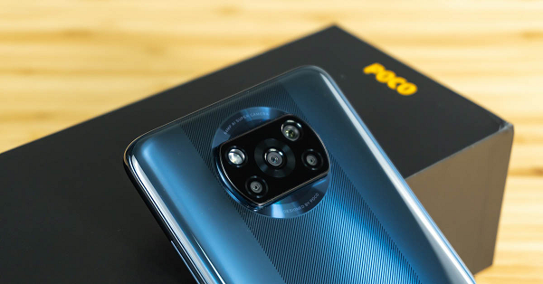 POCO X3 Pro sở hữu pin 5.160 mAh khá lớn hỗ trợ sạc nhanh 33W, bộ sạc 33W trong hộp, jack cắm tai nghe 3,5 mm và khe cắm SIM kép lai. Ngoài ra còn có cảm biến gắn bên, NFC, USB-C, IR blaster và hỗ trợ Bluetooth 5.0.