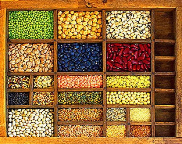 Cách đây hàng thế kỷ, nhiều khu vực Đông Phi và sa mạc Sahara lưu hành một trong những phương thức thanh toán cổ nhất thế giới đó là trao đổi hàng hóa. Điển hình là việc người dân mua thực phẩm bằng cách trao đổi những củ nghệ được gói trong xơ dừa.