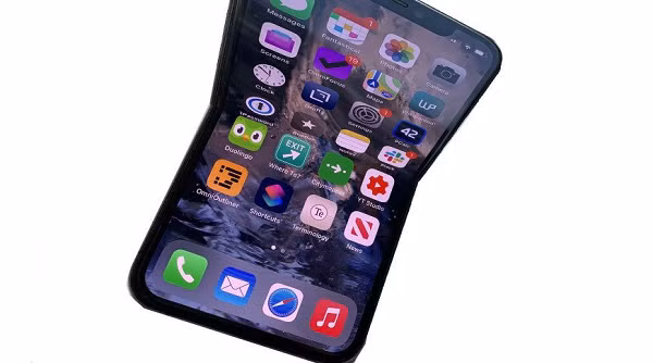 iPhone man hinh gap dep xuat than, an dut cong nghe cua Samsung