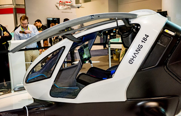 Dự kiến “taxi bay” EHang 216 sẽ được sản xuất hàng loạt vào năm 2025 với mức giá dao động khoảng từ 400.000 USD/chiếc (hơn 9,2 tỉ đồng).