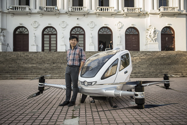 Chiếc taxi bay được giới chuyên gia đánh giá “rất an toàn” bởi thiết kế có đến 16 cánh quạt, 16 động cơ và trang bị hệ thống cấp nguồn dự phòng.