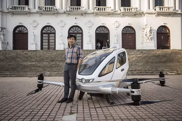 Chiếc taxi bay được giới chuyên gia đánh giá “rất an toàn” bởi thiết kế có đến 16 cánh quạt, 16 động cơ và trang bị hệ thống cấp nguồn dự phòng.