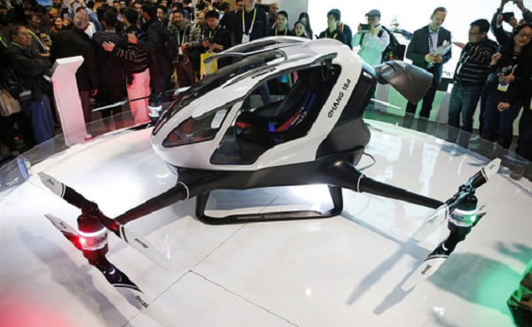 “Điều đó có nghĩa là nếu mất một hoặc một vài động cơ, hành khách sẽ vẫn ổn”, nhà đồng sáng lập Công ty EHang Derrick Xiong nói với Đài CNBC.