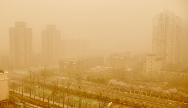 Ở Bắc Kinh, mức độ bụi mịn PM10 gây bệnh hô hấp đã tăng gấp 180 lần so với chuẩn an toàn tối đa của WHO.