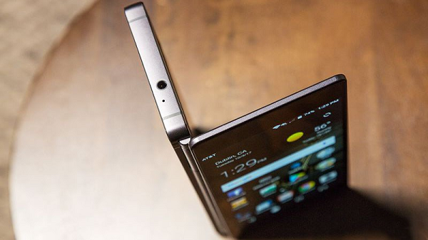 Tuy nhiên, Samsung có thể sẽ gặp một số khó khăn khi bán thiết bị này ra thị trường. Bởi người dùng vẫn chưa quen với những dòng điện thoại gập.