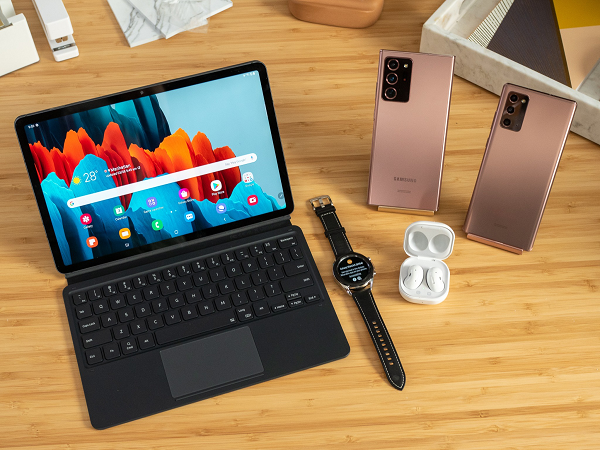 Như vậy, nếu muốn mua trọn bộ sản phẩm cao cấp nhất của Samsung, bạn sẽ cần tổng cộng 90.879,77 USD (hơn 2 tỷ đồng).