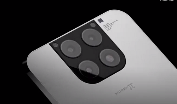 Camera của Model π hiện được trang bị 4 ống kính nhưng các chức năng cụ thể không được giới thiệu. Tuy nhiên, video cho thấy chức năng chụp bầu trời đầy sao bằng một cú nhấp chuột.