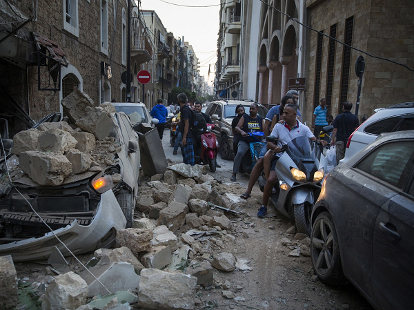 Vụ nổ đã khiến cảng Beirut bị phá hủy và phải đóng cửa, trong khi đây là điểm lưu thông hàng hóa ra vào chủ yếu của Lebanon. Cảng Beirut cũng là một trong những cảng quan trọng nhất Trung Đông, lưu chuyển hàng hóa từ châu Âu đến Syria, Iraq, Jordan và các nước vùng Vịnh.