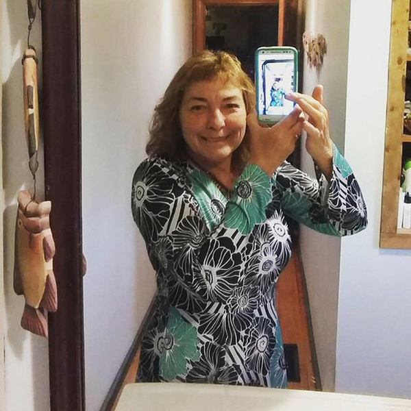 Có lẽ pha xử lý này sẽ "bớt cồng kềnh" hơn khi bà biết mình hoàn toàn có thể chụp ảnh tự sướng bằng camera trước.