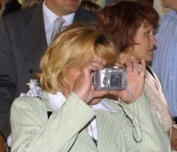 Lần đầu tiên chụp máy ảnh kỹ thuật số.