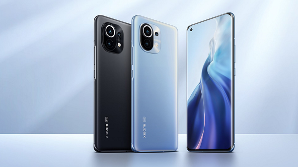 Xiaomi Mi 11 là smartphone đầu tiên trên thế giới được trang bị chip xử lý Snapdragon 888 của Qualcomm. Màn hình của máy có kích thước 6,81 inch, sử dụng tấm nền AMOLED độ phân giải QHD+, tốc độ làm tươi 120 Hz và tốc độ nhận diện cảm ứng 480 Hz.