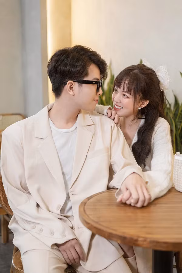 Thông báo chia tay đột ngột của Long Men - Mèo Sao Hỏa đã khiến không ít người hâm mộ của cặp đôi cảm thấy ngỡ ngàng.