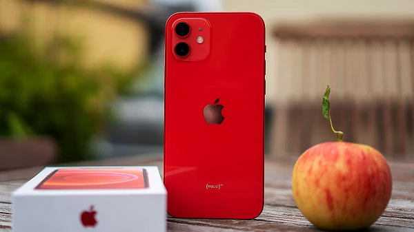 iPhone 12 dường như không phải là “nạn nhân” duy nhất. Các mẫu iPhone trước đó, bao gồm iPhone 11 và iPhone SE 2 – cũng sử dụng viền nhôm và gặp phải tình trạng tương tự.