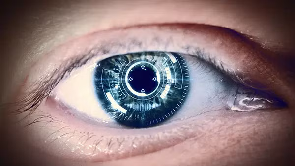 Công ty khởi nghiệp Mojo Vision (Mỹ) vừa giới thiệu loại kính áp tròng thông minh tích hợp công nghệ thực tế tăng cường (AR) hiển thị hình ảnh trên màn hình vi mô.