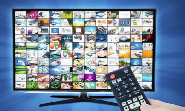 Không những thế, điểm yếu an ninh của smart TV cho phép hacker có thể khởi động webcam, kiểm soát các ứng dụng mạng xã hội như Facebook hay Skype. Sau đó truy cập vào các tệp tin cũng như bất kỳ một ứng dụng nào khác được cài đặt.