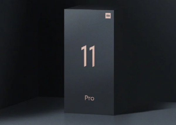 Xiaomi cũng công bố một poster quảng cáo của Mi 11 Pro, đó là hình vỏ hộp không bao gồm củ sạc.