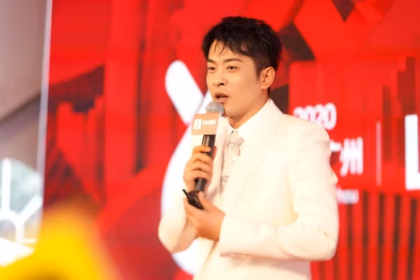 Số lượng hàng hóa có giá trị tương đương 305,7 triệu USD, nhiều hơn doanh thu của trung tâm mua sắm Times Square ở Causeway Bay (một trong những điểm bán hàng xa xỉ nổi tiếng nhất ở Hong Kong) trong năm 2020.