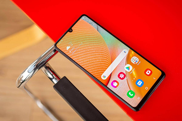 Năm ngoái, Samsung đã bảo vệ được vị trí dẫn đầu trên thị trường điện thoại thông minh toàn cầu. Tuy nhiên thị phần đã giảm từ 20% xuống còn 19%.