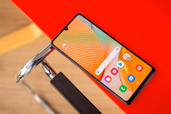 Năm ngoái, Samsung đã bảo vệ được vị trí dẫn đầu trên thị trường điện thoại thông minh toàn cầu. Tuy nhiên thị phần đã giảm từ 20% xuống còn 19%.