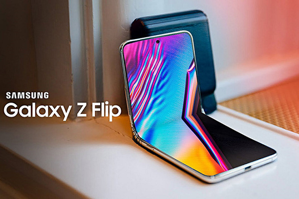 Đa số đều không hiểu tại sao có thể mua sắm mỗi lần vài trăm triệu cho đến cả tỷ đồng nhưng Ngọc Trinh không chịu đổi điện thoại? Lí do được cô nàng đưa ra là vì có quá nhiều điện thoại, so sơ cũng phải tới 13 chiếc đủ thương hiệu.