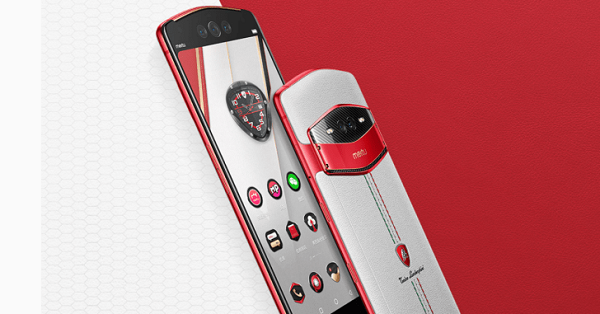 Chiếc điện thoại đặc biệt nhất trong bộ sưu tập của Ngọc Trinh là chiếc Meitu V7 Tonino Lamborghini. Đây là mẫu smartphone thuộc phân khúc flagship cao cấp, đã được ra mắt cách đây 2 năm.