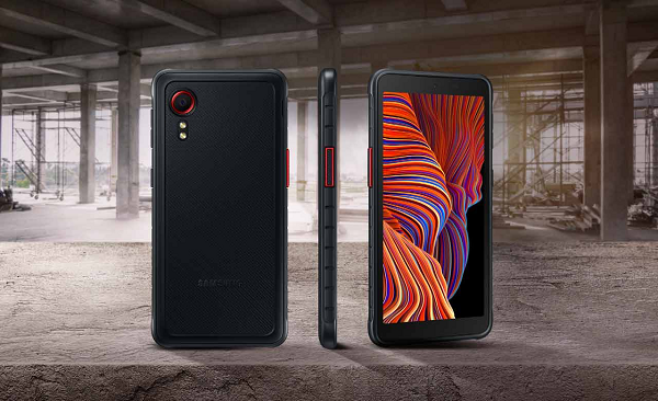 Điểm nhấn đáng chú ý nhất của Samsung Galaxy Xcover 5 là ngoại hình hầm hố, góc cạnh với khả năng kháng bụi, kháng nước theo tiêu chuẩn IP68.