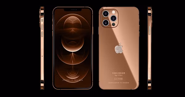 Vũ Khắc Tiệp được biết đến là người có cuộc sống sang chảnh, xa hoa gắn liền với những bộ trang phục, phụ kiện đắt đỏ. Vì vậy, việc sở hữu chiếc điện thoại sang chảnh này không có gì lạ lẫm với "ông trùm chân dài".