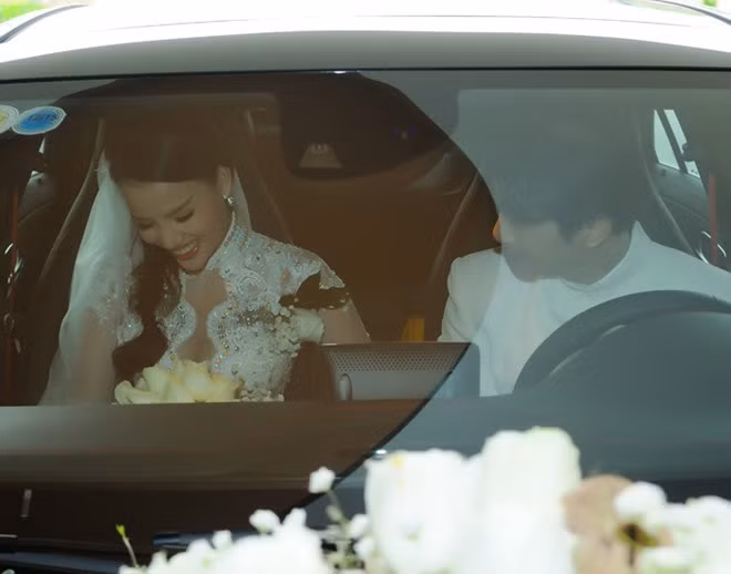 Lo anh dam cuoi bi mat cua Dustin Nguyen va Bebe Pham