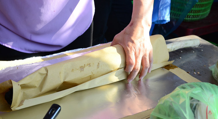 Thanh nien “ba dao” mua ca loc nuong via than tai tang ban gai ngay Valentine-Hinh-12