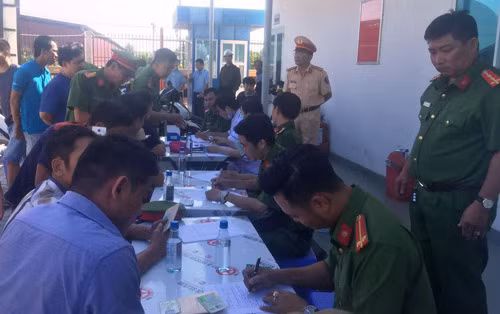 Phat hien 3 tai xe container duong tinh ma tuy gan cang Phu Huu