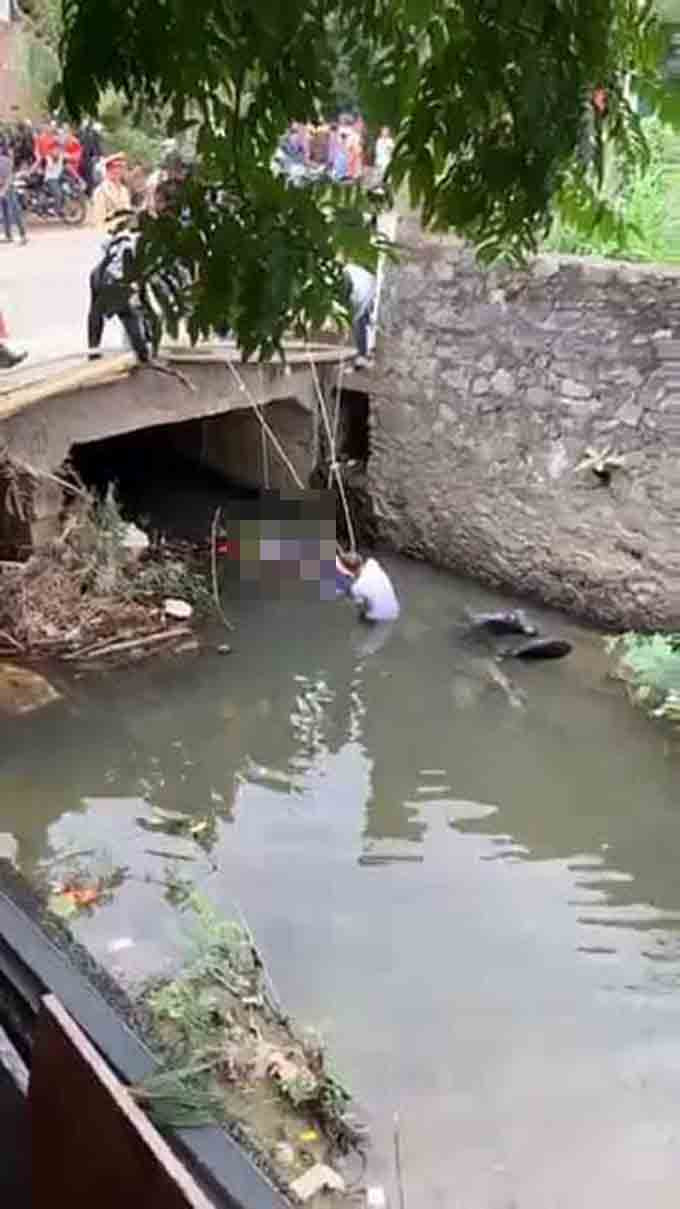 Nơi đây cũng không có ảnh đèn do trời tối lại bất cẩn nên không may bị ngã xuống nước dẫn đến vụ việc đau lòng. 