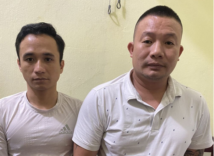  11 đối tượng đang ‘‘mở tiệc ma túy’’ tại quán Karaoke: Ngày 25/11, Công an thị xã Nghi Sơn, tỉnh Thanh Hóa cho biết, trong quá trình làm nhiệm vụ lực lượng chức năng đã phát hiện, bắt quả tang 11 đối tượng đang tổ chức sử dụng ma tuý tại một quán Karaoke trên địa bàn phường Hải Hòa, thị xã Nghi Sơn, tỉnh Thanh Hóa. Các đối tượng có độ tuổi 16-28 và đến từ các tỉnh Bắc Kan, Nghệ An, Thanh Hóa... 