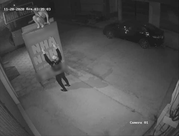 Vao nha nghi de... doi tinh nhan treo tu tang 4 xuong dat bung tien