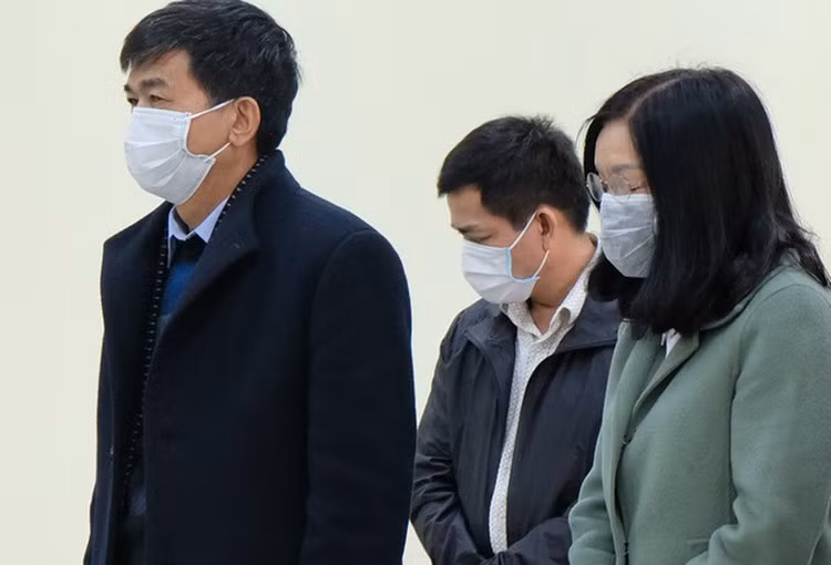 Theo bản cáo trạng, nhóm cán bộ Thanh tra đã nhận hối lộ 5 doanh nghiệp và 1 trường học, với tổng số tiền gần 600 triệu đồng; trong đó hơn 360 triệu đồng nhận chung cho cả đoàn và khoảng 230 triệu đồng nhận riêng cho các thành viên với mục đích bỏ qua hoặc giảm nhẹ sai phạm nhằm tạo lợi ích kinh tế cho các đơn vị, doanh nghiệp bị thanh tra.