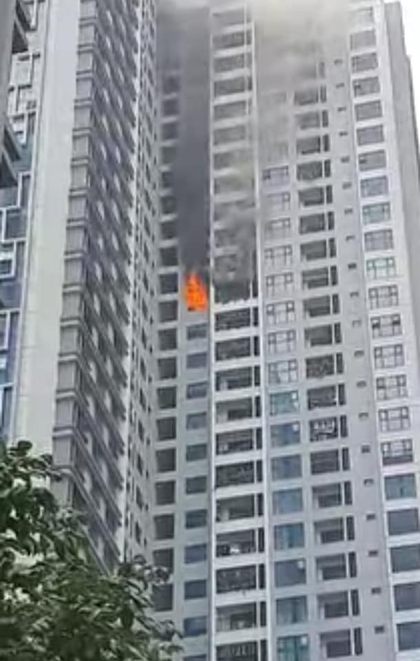 Chay tang 29 chung cu Goldmark City lua ngun ngut, dan hoang loan