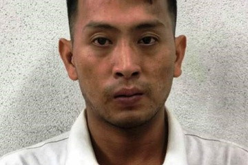  4. Phá két sắt trộm hơn 200 triệu của doanh nghiệp: Ngày 25/10, một công ty xây dựng tại phường Ninh Phong (TP Ninh Bình) bị Đoàn Văn Tùng (30 tuổi, trú xã Ninh Thắng, huyện Hoa Lư) đột nhập phá két sắt và lấy đi 214 triệu đồng. Hôm nay, Công an tỉnh Ninh Bình đã bắt giữ được Tùng để điều tra về hành vi Trộm cắp tài sản.