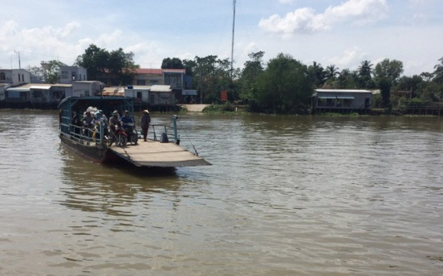  5 thanh niên nhảy xuống sông khi bị đuổi đánh, 2 người tử vong: Ngày 22/11, Phan Trọng Nhân (17 tuổi, trú tại Tiền Giang) và Đinh Nghĩa Khánh (21 tuổi trú tại TP HCM) cùng 3 thanh niên khác đến địa bàn huyện Cái Bè, tỉnh Tiền Giang) thì xảy ra mâu thuẫn và bị đuổi đánh với nhóm đối tượng tại địa phương. Cả 5 người đã nhảy xuống sông. Hiện, Phan Trọng Nhân và Đinh Nghĩa Khánh bị mất tích. 3 người kia vào bờ an toàn. 