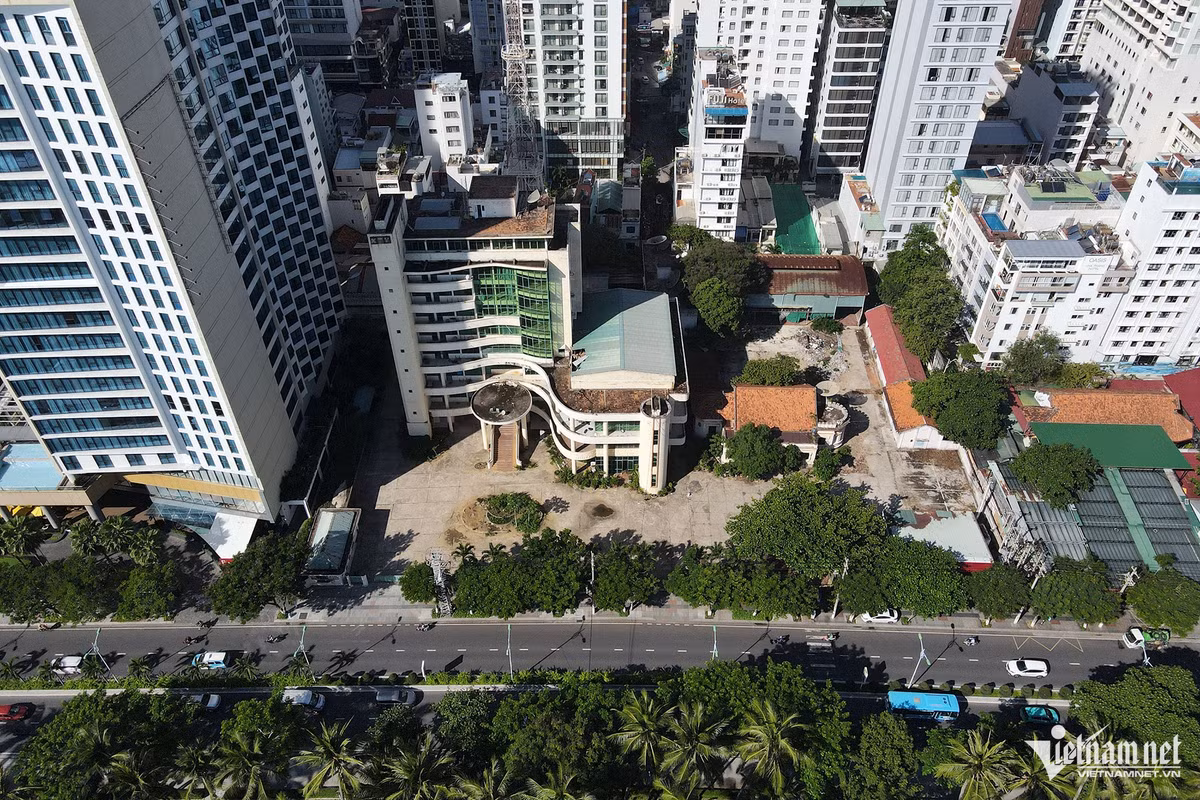 Diem ten nhung khu “dat vang” ven bien Nha Trang bi bo hoang-Hinh-4