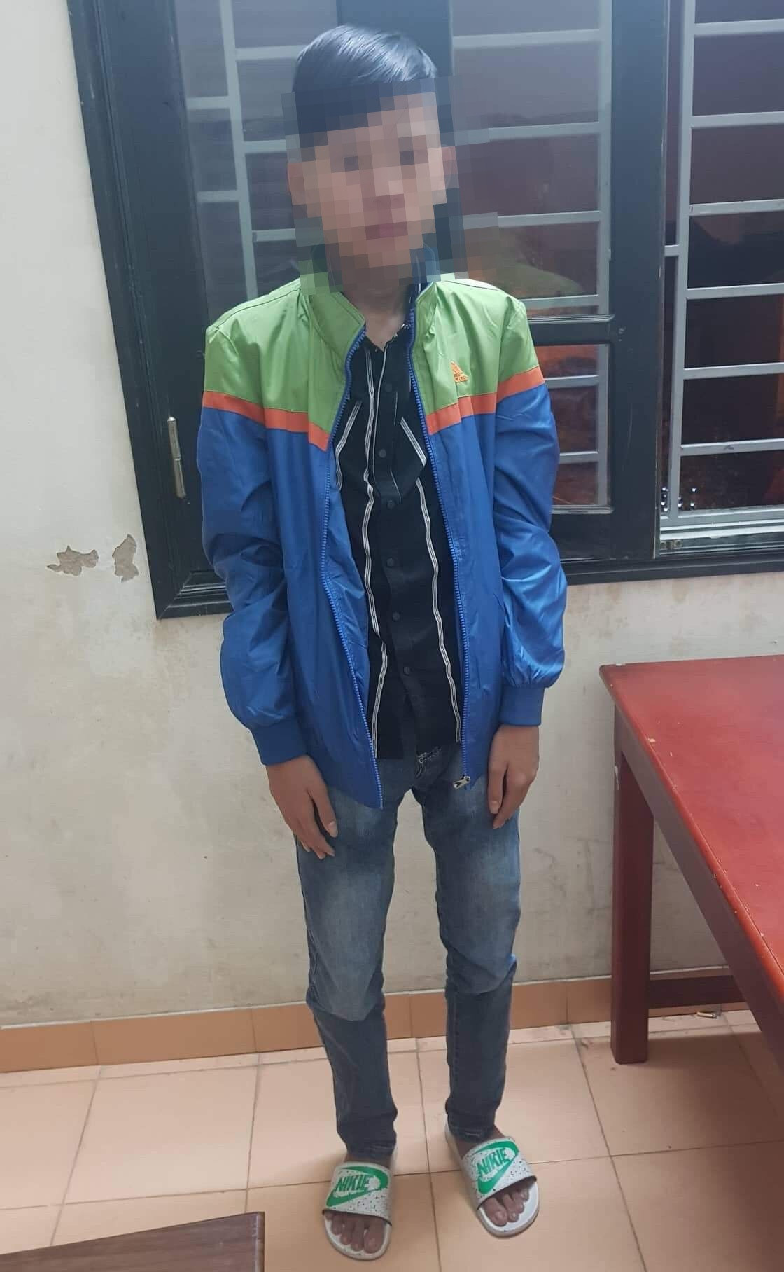 Bat giu “sieu trom nhi