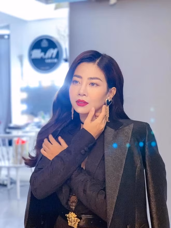 Mai Phuong tai xuat xinh dep sau thoi gian dai dieu tri ung thu